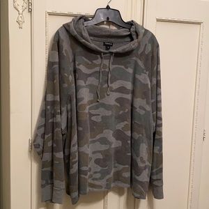 Cropped Torrid camo hoodie